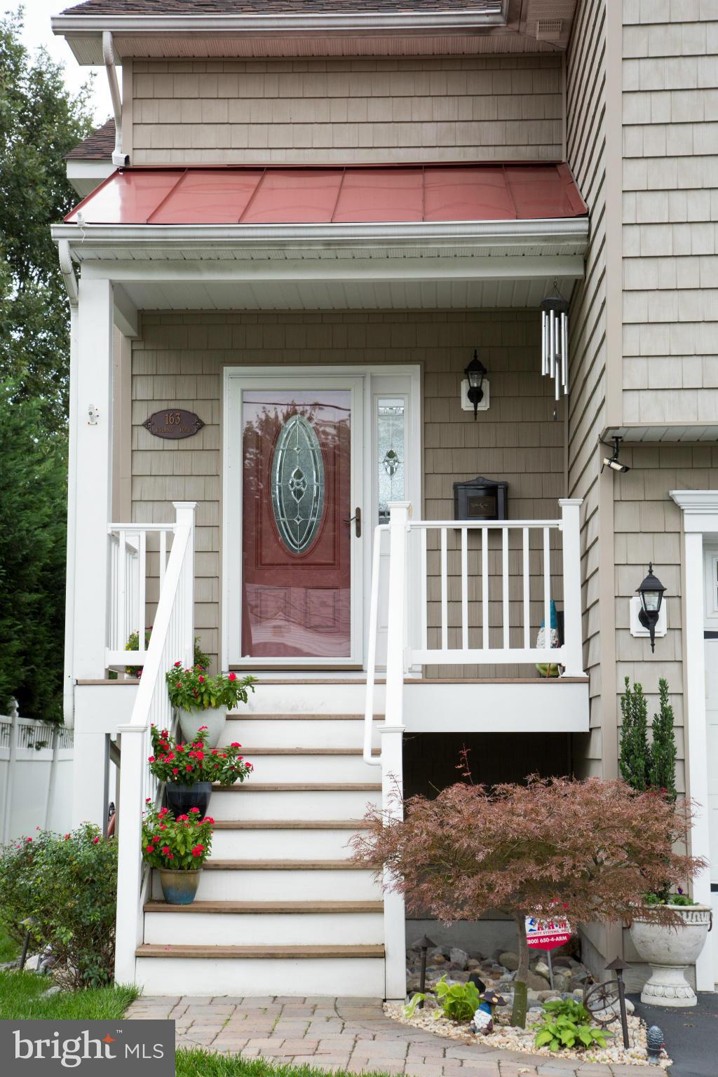 163 Roland Road Pasadena, MD 21122 - Photo 2 of 30 Front Porch