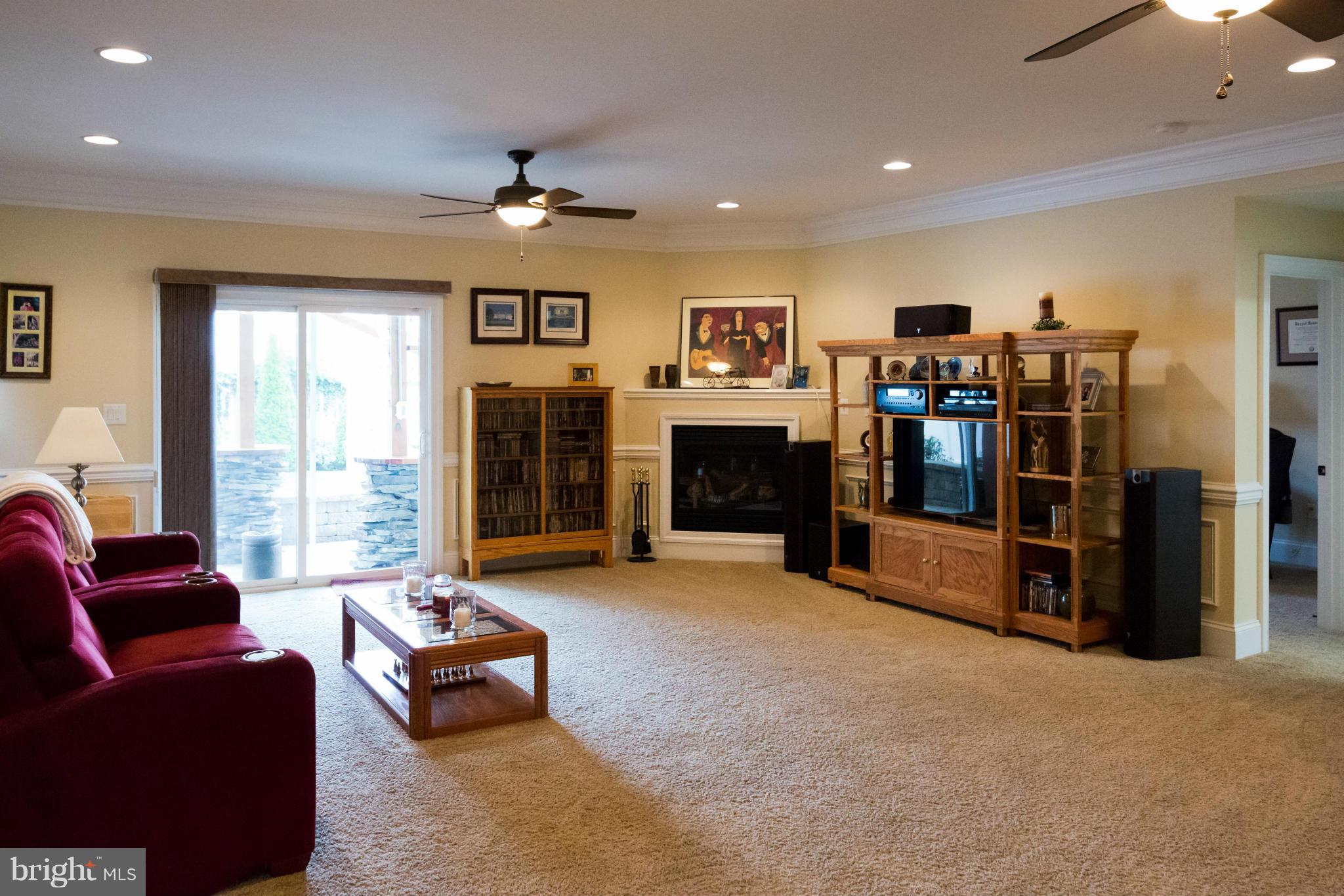 163 Roland Road Pasadena, MD 21122 - Photo 19 of 30 Family Room