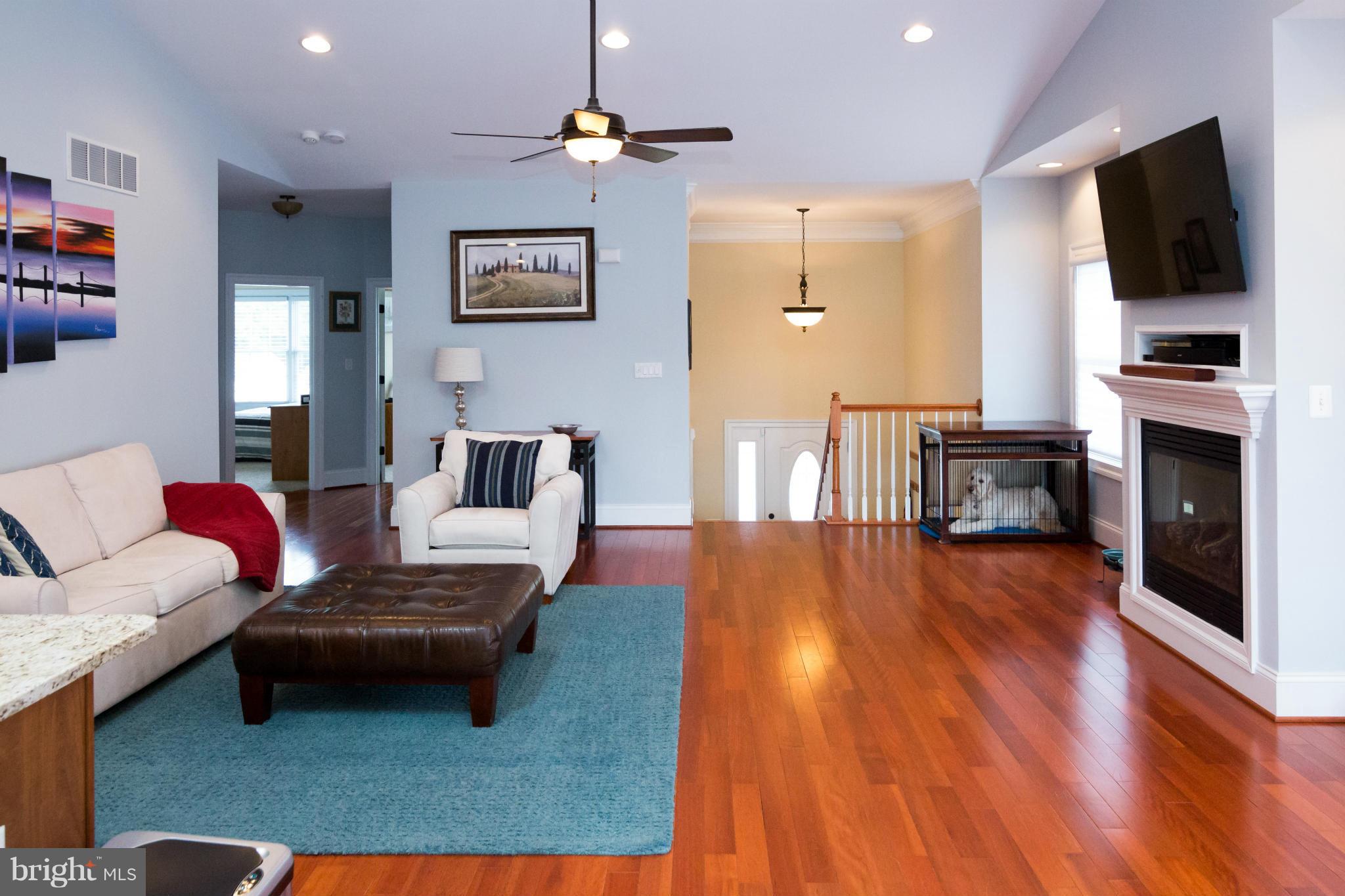163 Roland Road Pasadena, MD 21122 - Photo 7 of 30 Living Room