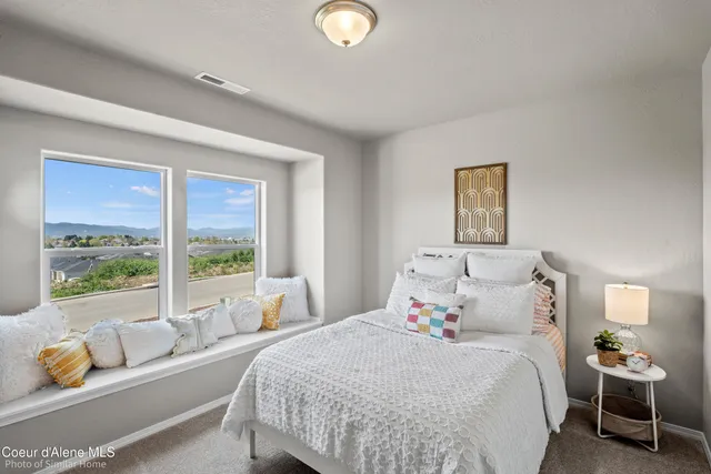 $569,990 | 941 East Healy Avenue, Post Falls, ID 83854