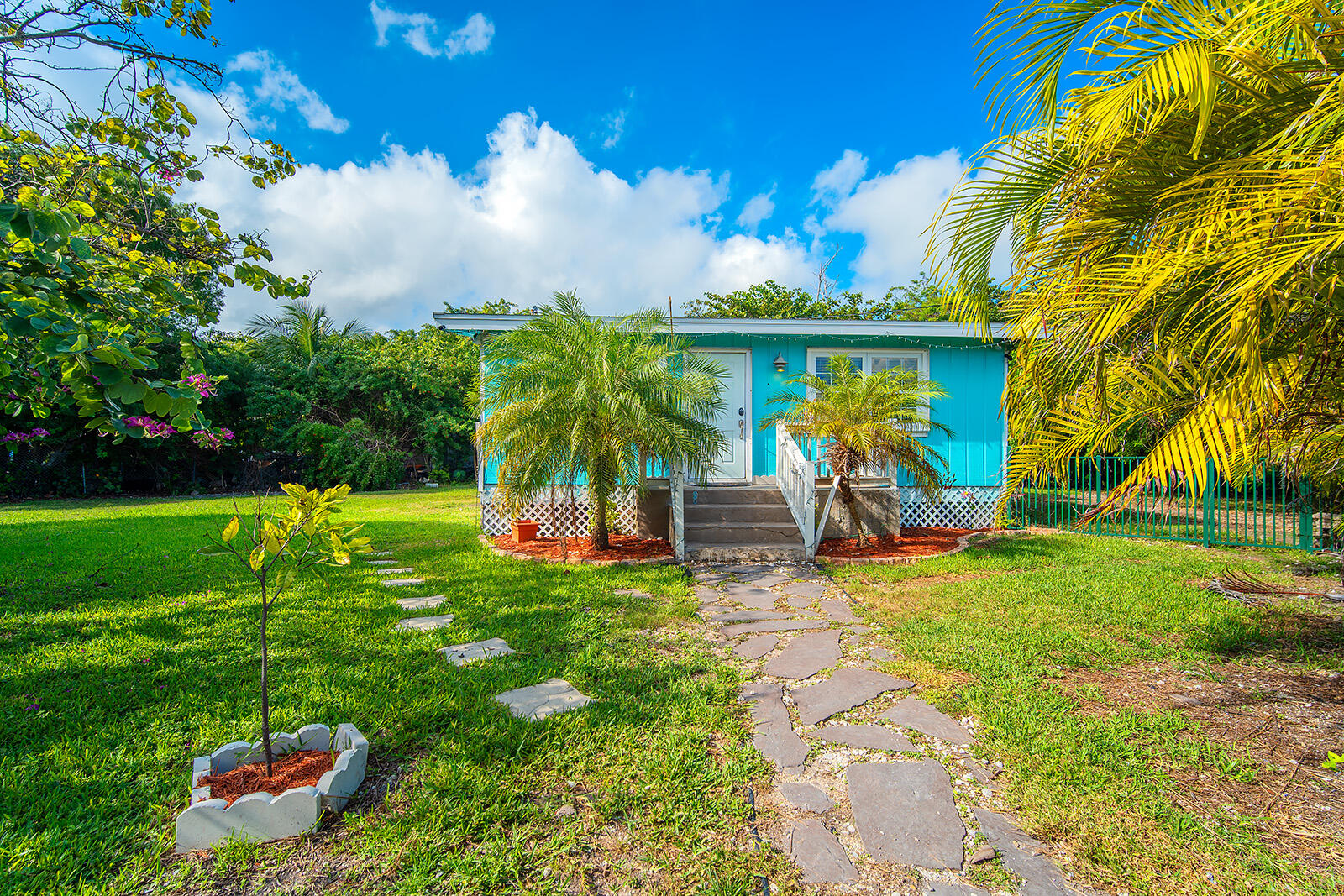 26985 Dolphin Road Summerland Key, FL 33042 - Photo 1 of 31 26985 Dolphin Rd (web) 025