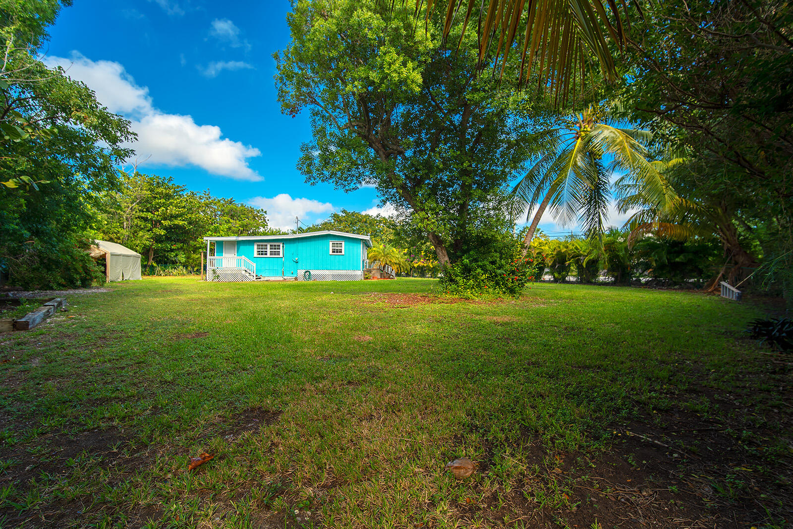26985 Dolphin Road Summerland Key, FL 33042 - Photo 11 of 31 26985 Dolphin Rd (web) 042
