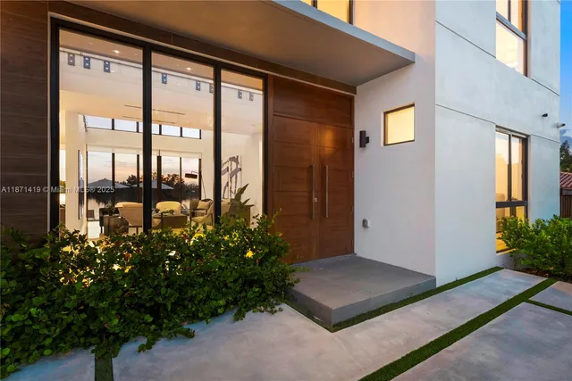 $34,900 | 5420 Southwest 72nd Avenue, Miami, FL 33155