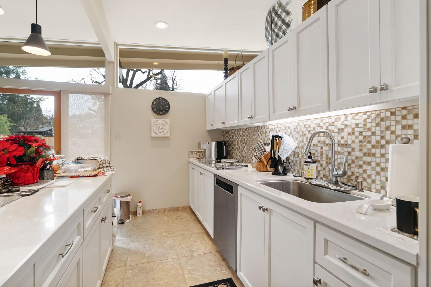 5801 River Oak Way Carmichael, CA 95608 - Photo 10 of 31