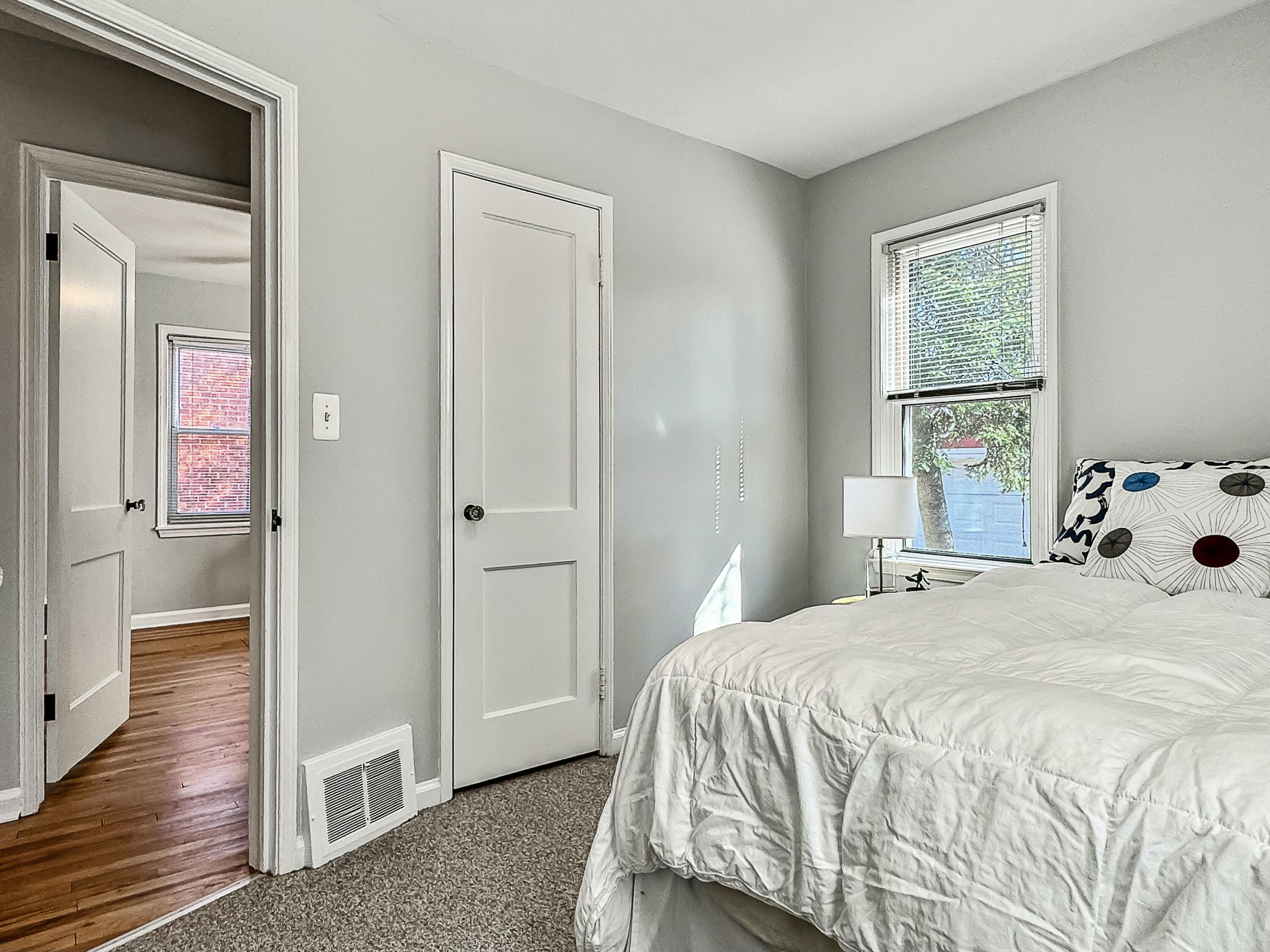 995 Oxford Road Berkley, MI 48072 - Photo 15 of 43 tempImageHgnq9u