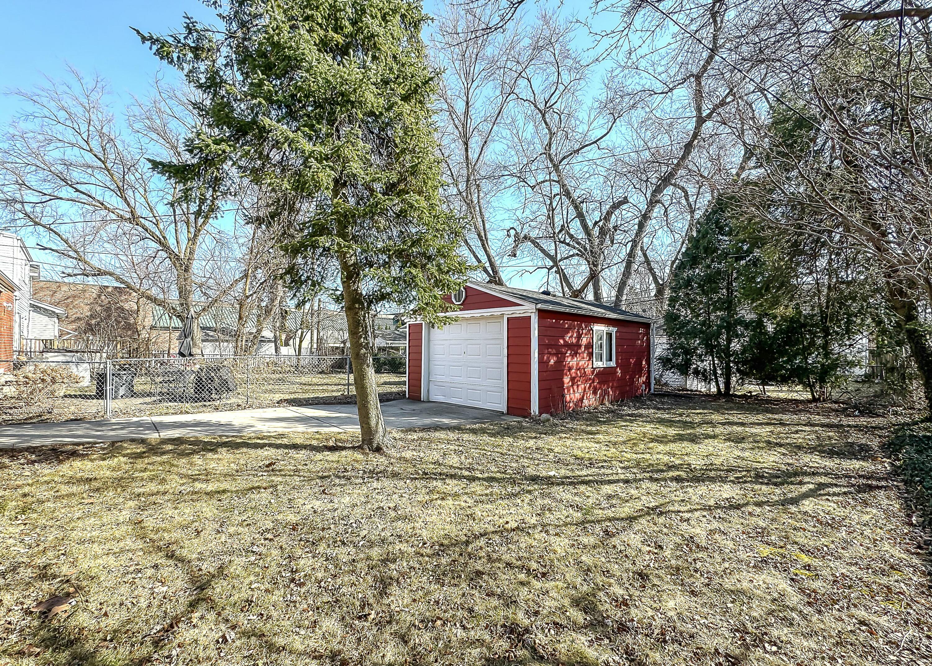 995 Oxford Road Berkley, MI 48072 - Photo 37 of 43 tempImageDrAz9U