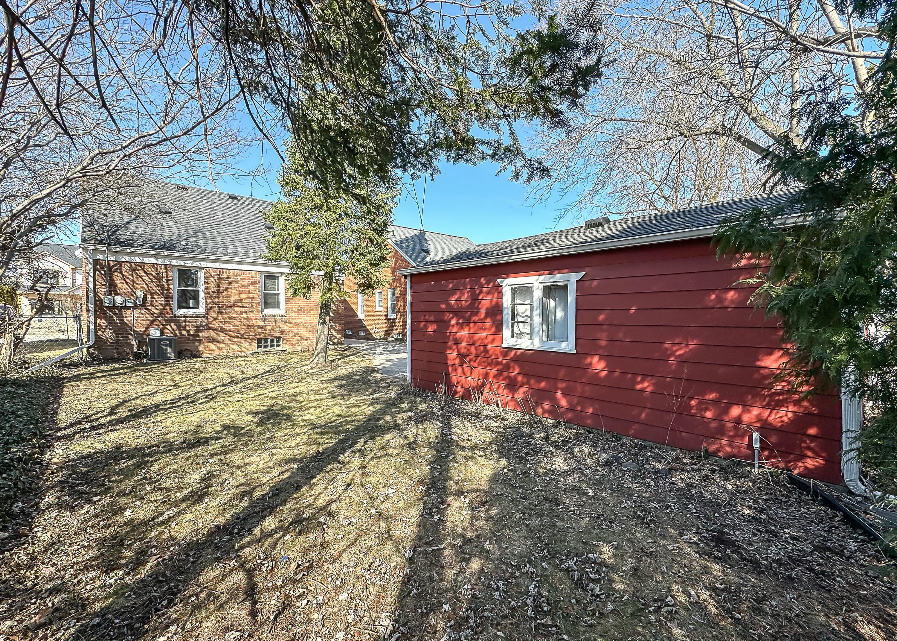 995 Oxford Road Berkley, MI 48072 - Photo 38 of 43 tempImage1lix2R