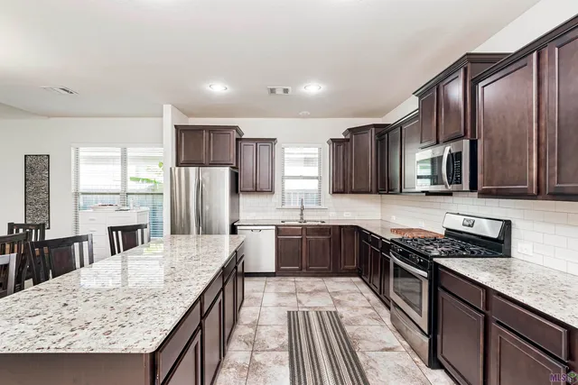 $324,900 | 7805 Antebellum Avenue, Baton Rouge, LA 70820