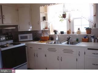 421 West Moyer Road Pottstown, PA 19464 - Photo 3 of 6 Gallery Image 3