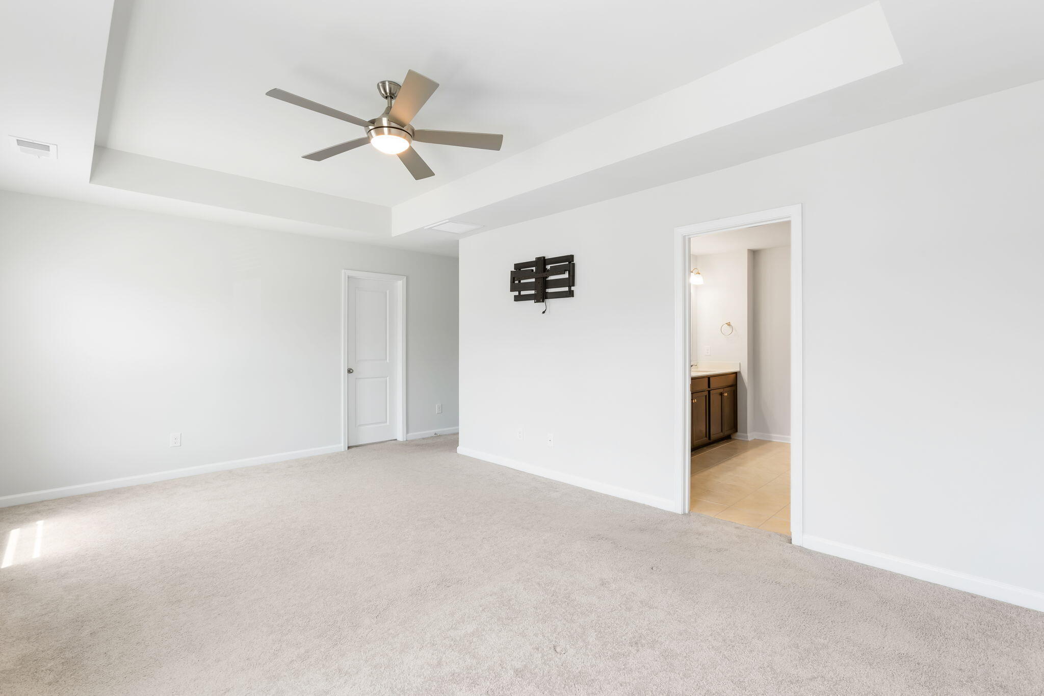 3830 Sawmill Court Mount Pleasant, SC 29429 - Photo 11 of 19 Primary bedroom -- upstairs