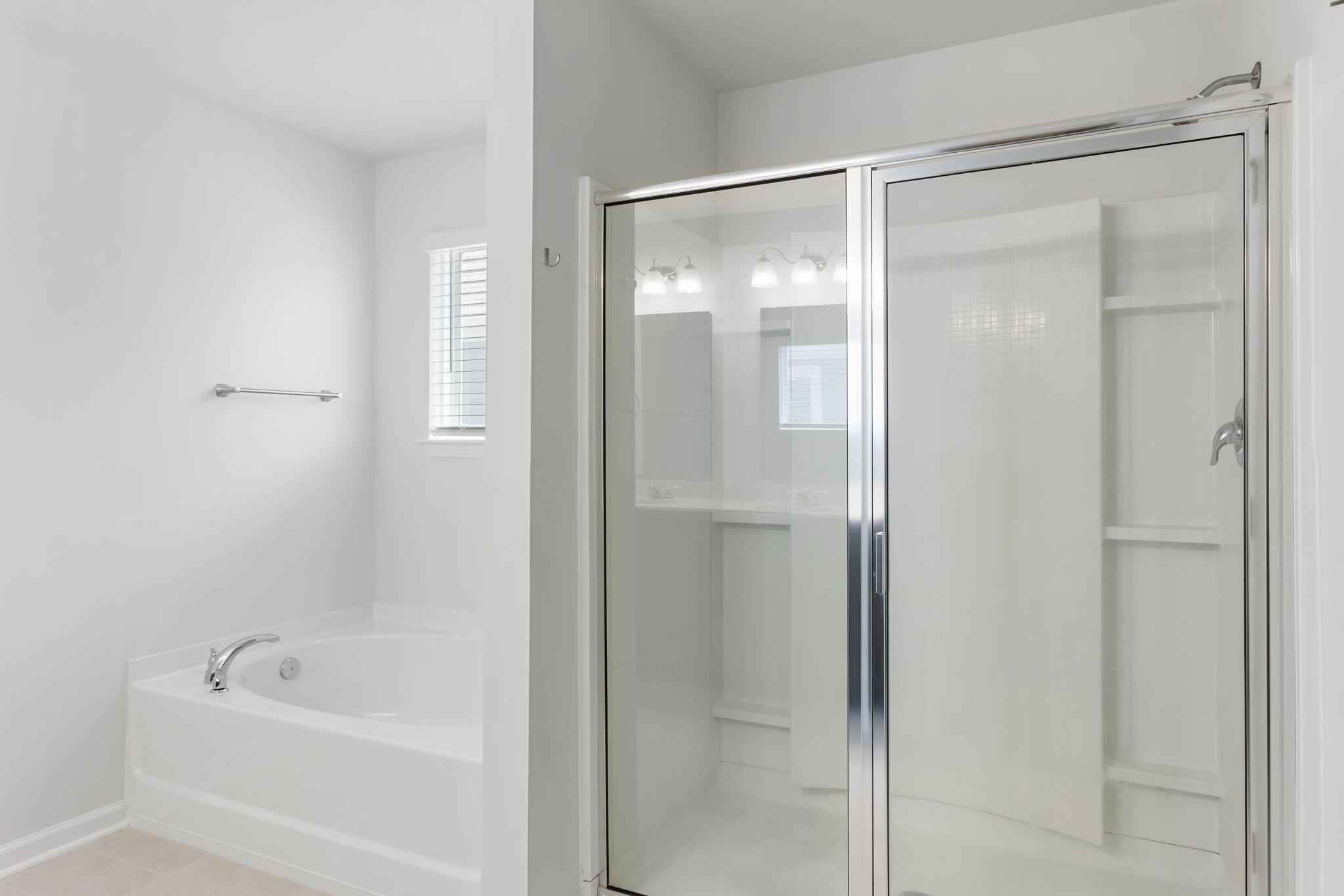 3830 Sawmill Court Mount Pleasant, SC 29429 - Photo 14 of 19 Primary bathroom -- upstairs