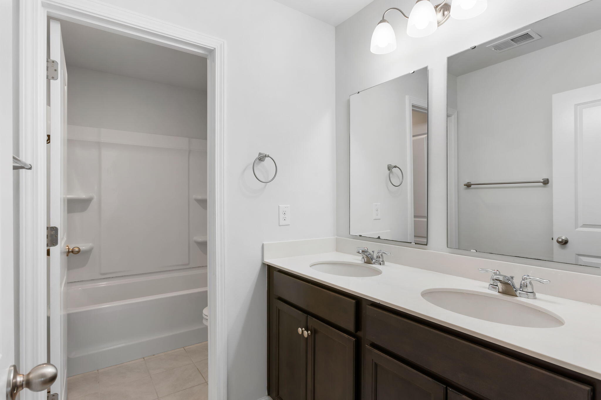 3830 Sawmill Court Mount Pleasant, SC 29429 - Photo 17 of 19 Full bath 3