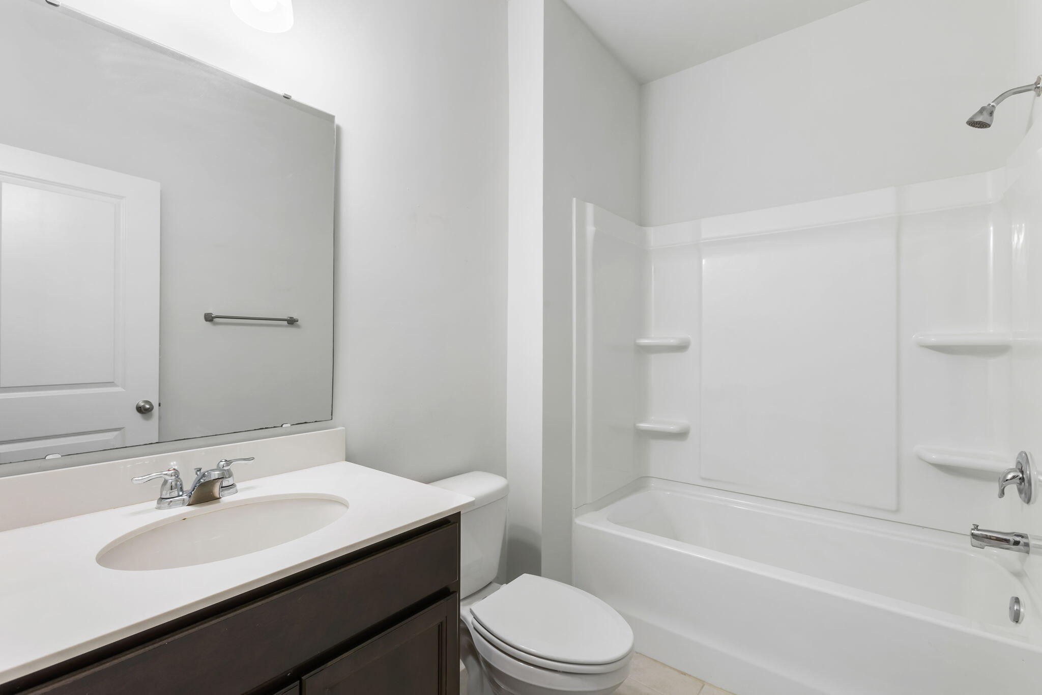3830 Sawmill Court Mount Pleasant, SC 29429 - Photo 7 of 19 1st level full bath