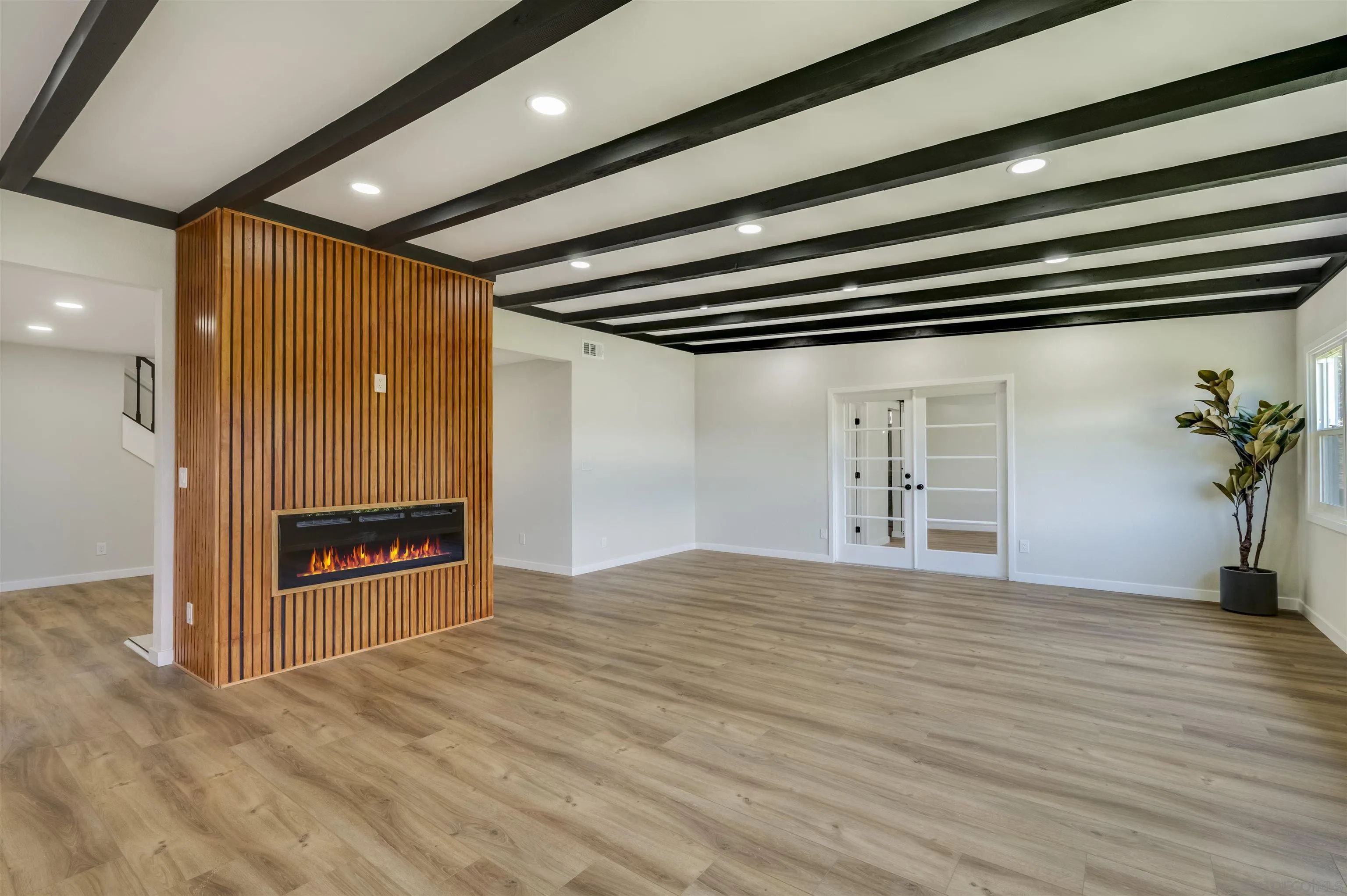 4055 Mt Albertine Avenue San Diego, CA 92111 - Photo 6 of 33 a view of an empty room with a entryway