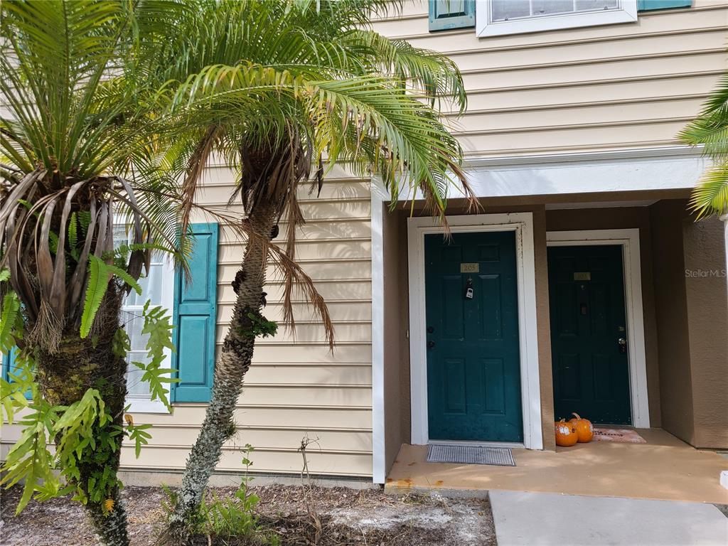 a view of a entrance door of the house