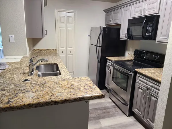 $2,050 | 8911 Manor Loop, Unit 205, Lakewood Ranch, FL 34202
