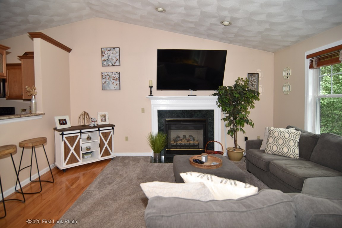 350 Franklin Road Coventry, RI 02816 - Photo 4 of 40