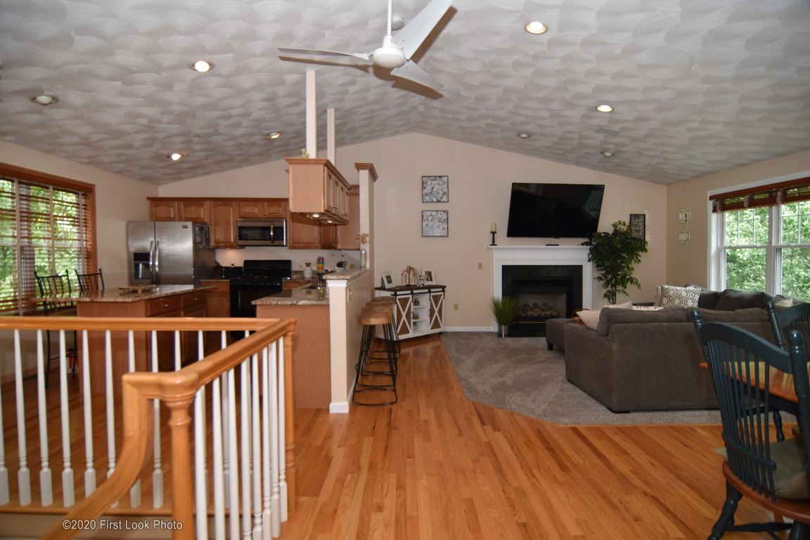 350 Franklin Road Coventry, RI 02816 - Photo 6 of 40