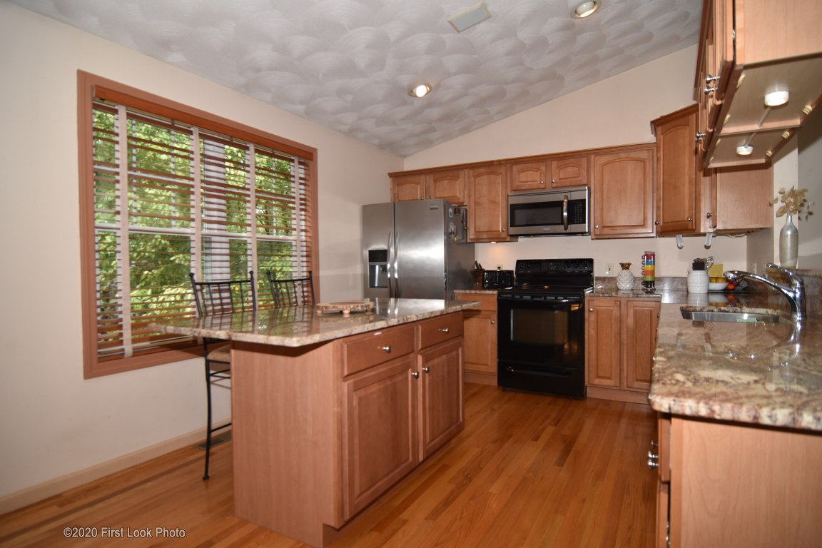 350 Franklin Road Coventry, RI 02816 - Photo 9 of 40