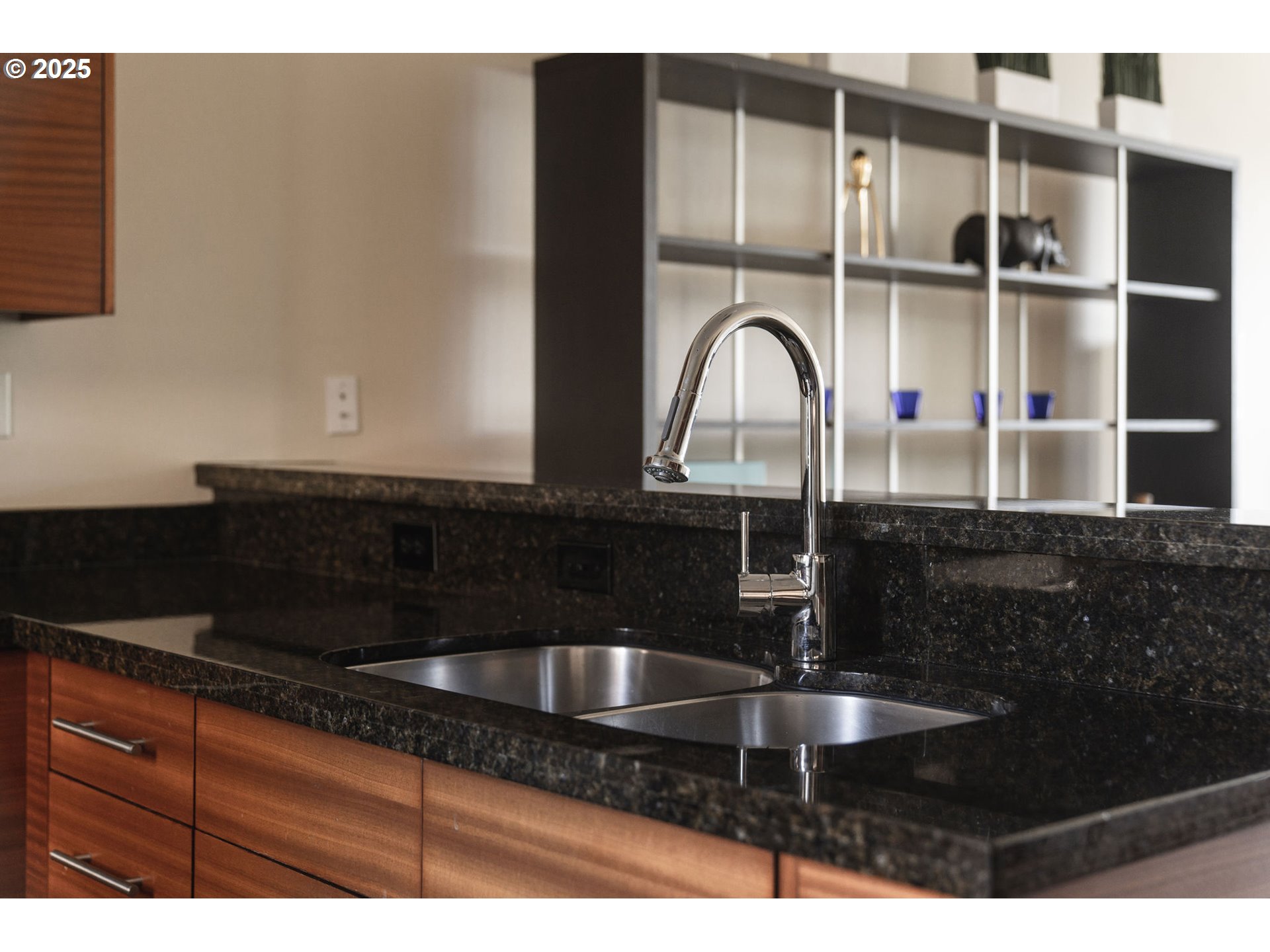 1658 Northwest Riverscape Street Portland, OR 97209 - Photo 16 of 35