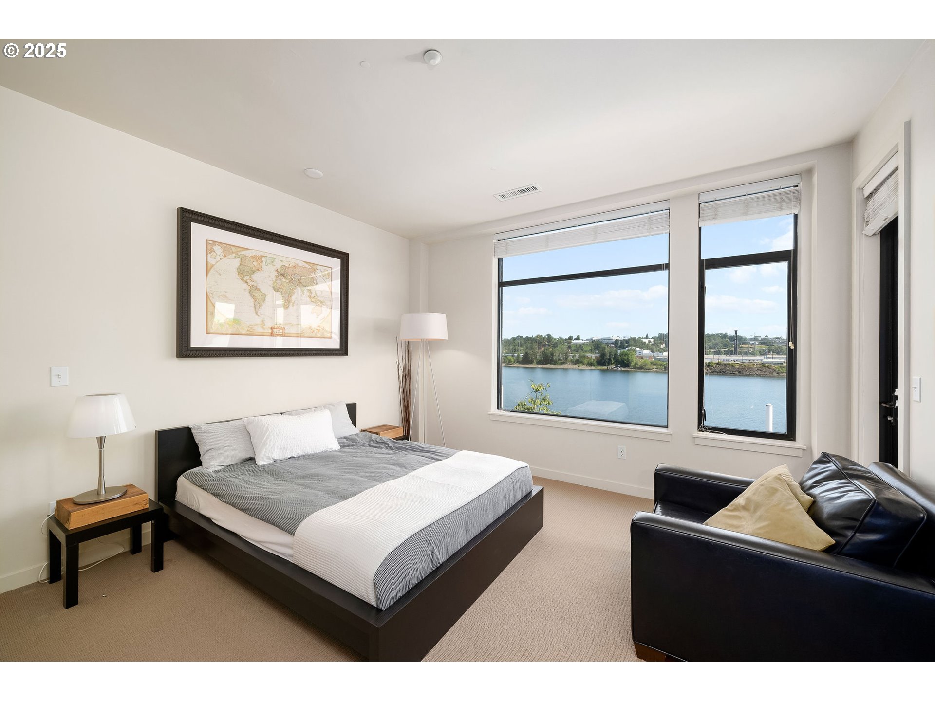 1658 Northwest Riverscape Street Portland, OR 97209 - Photo 17 of 35