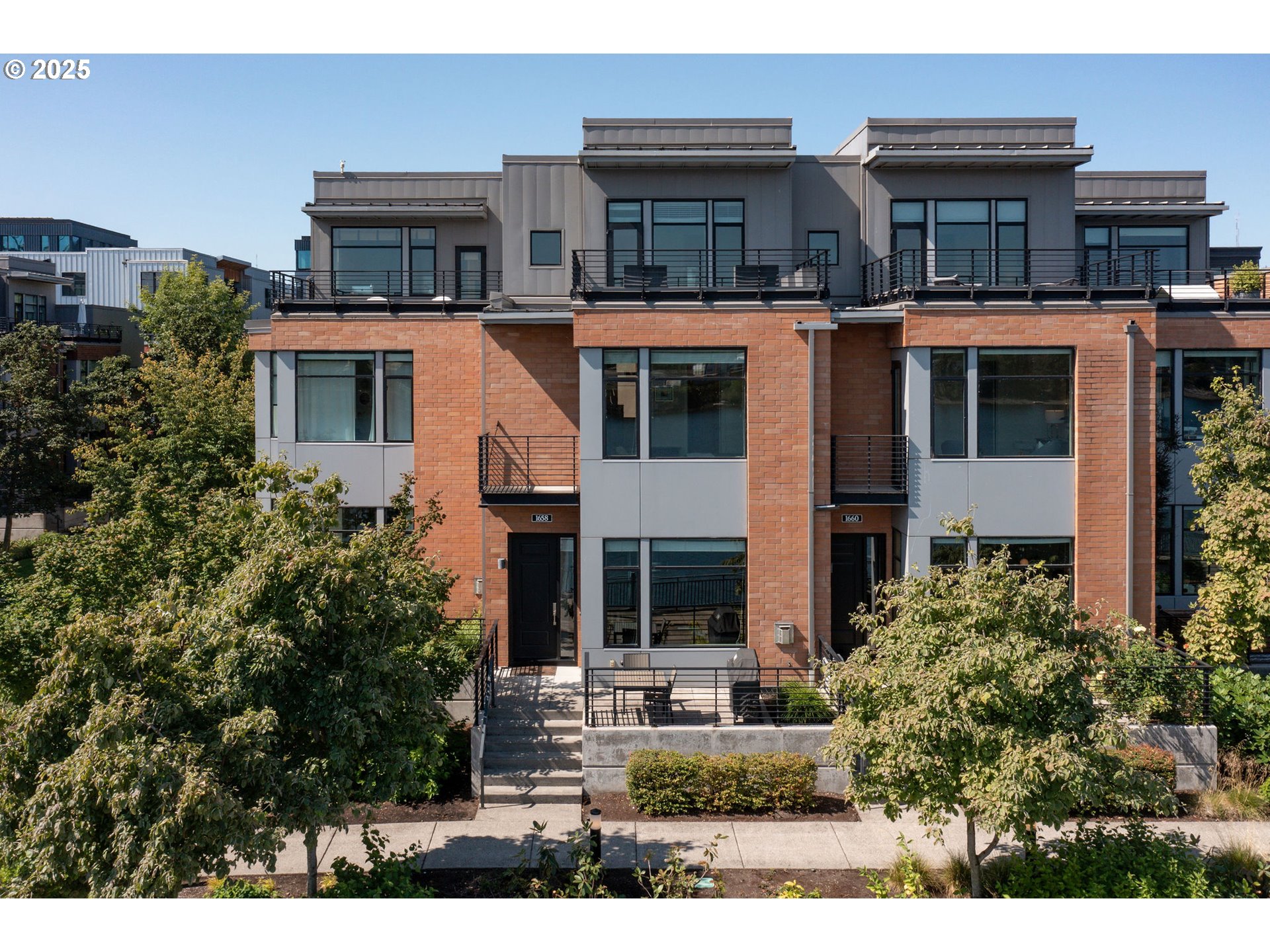 1658 Northwest Riverscape Street Portland, OR 97209 - Photo 2 of 35