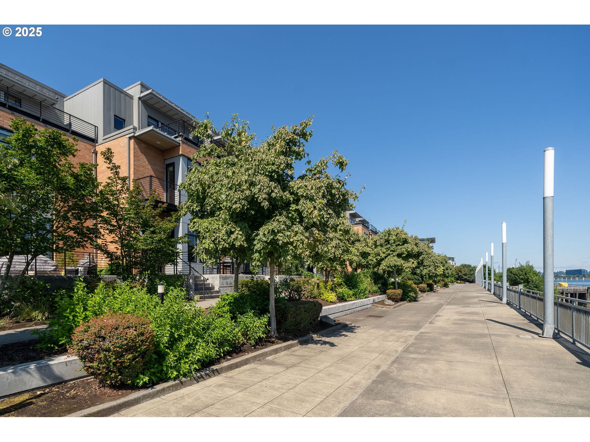 1658 Northwest Riverscape Street Portland, OR 97209 - Photo 31 of 35