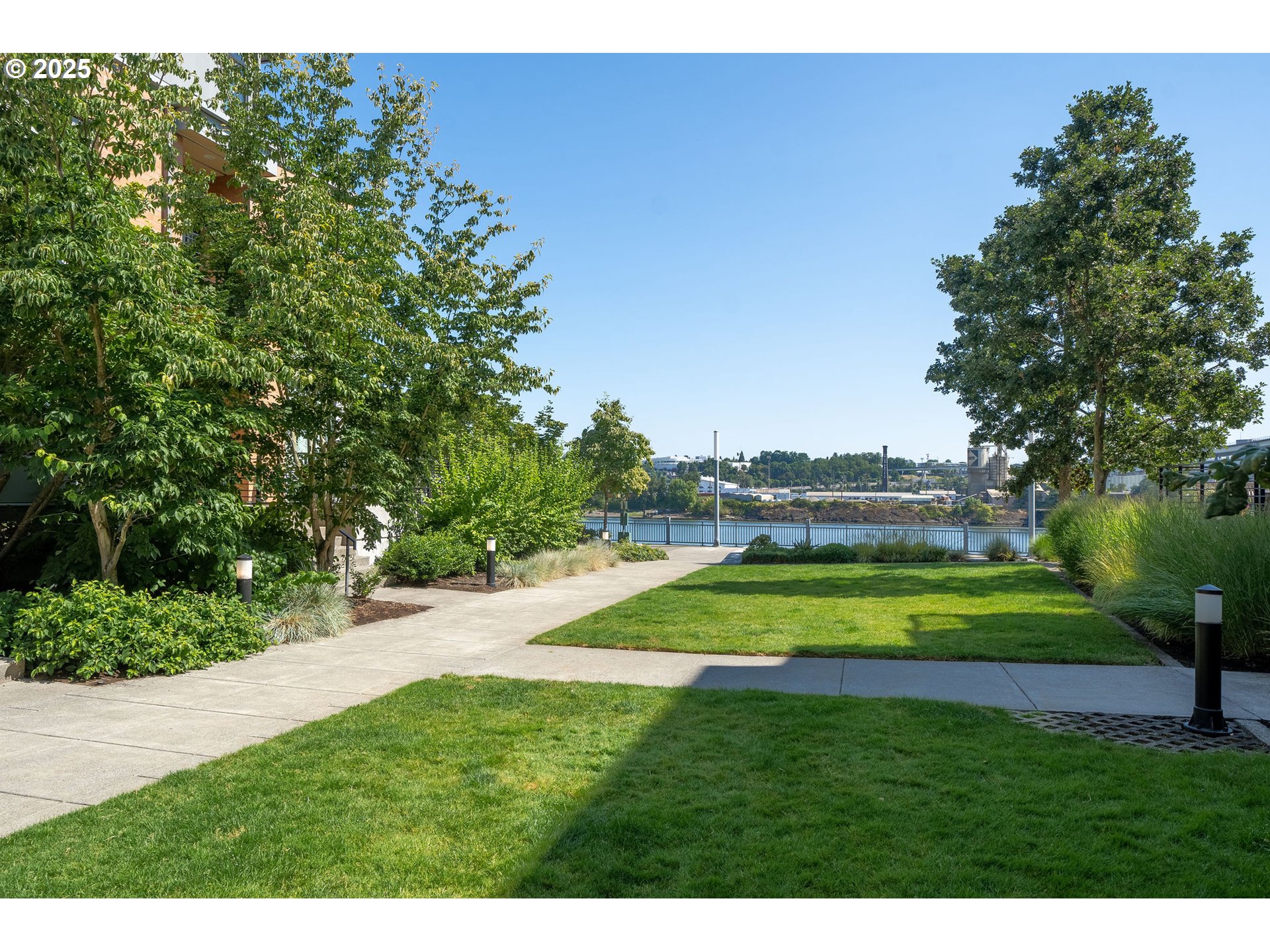 1658 Northwest Riverscape Street Portland, OR 97209 - Photo 34 of 35