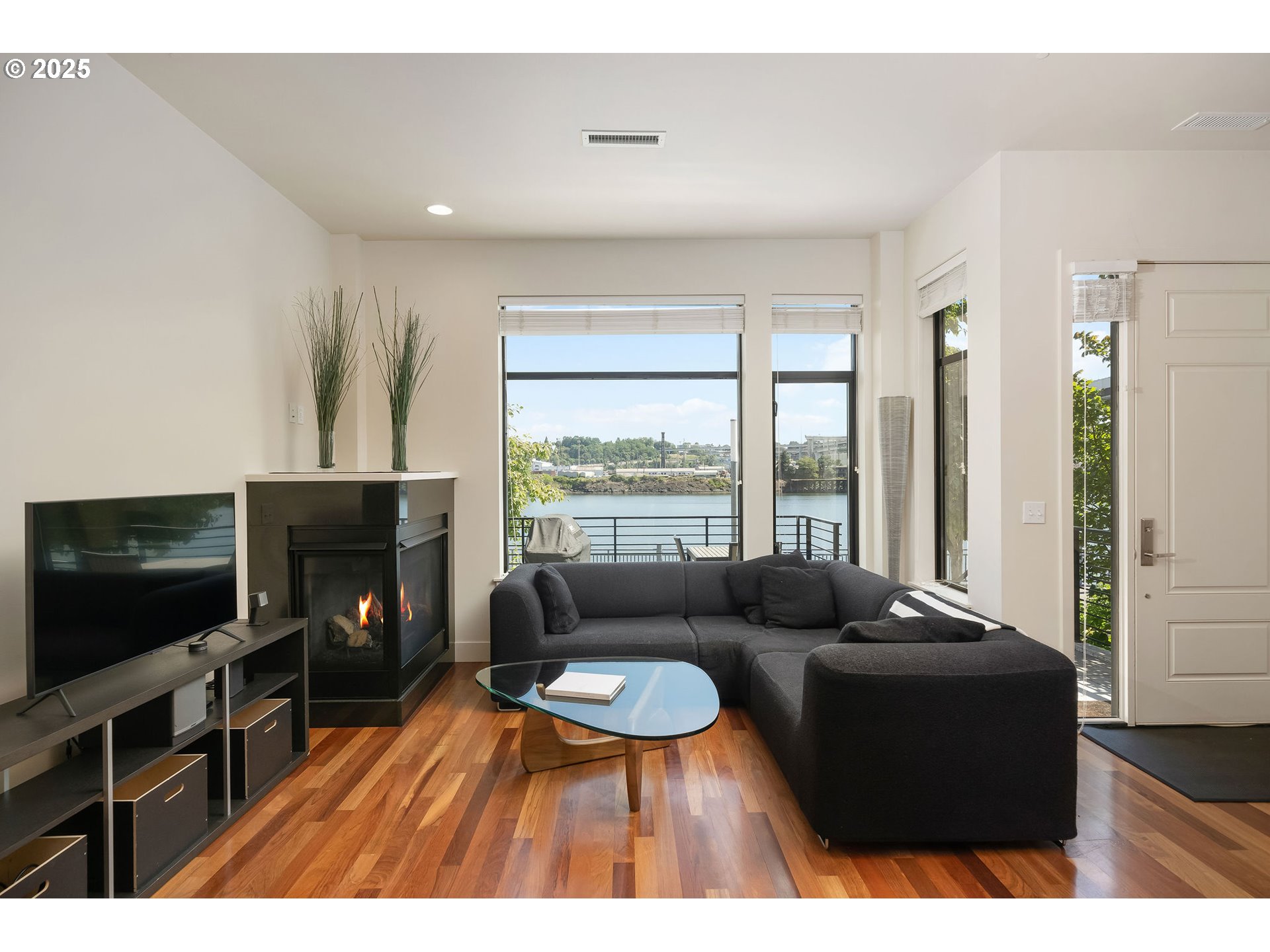 1658 Northwest Riverscape Street Portland, OR 97209 - Photo 7 of 35