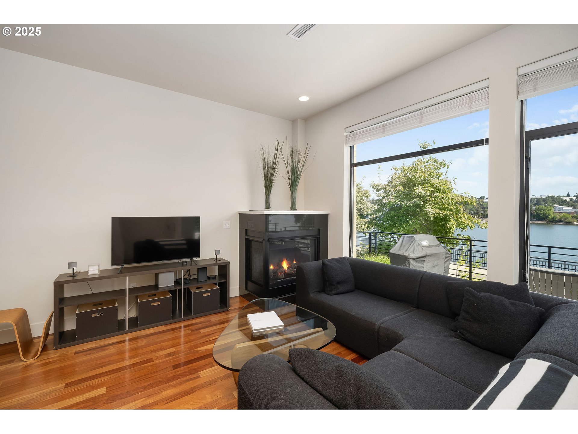 1658 Northwest Riverscape Street Portland, OR 97209 - Photo 8 of 35