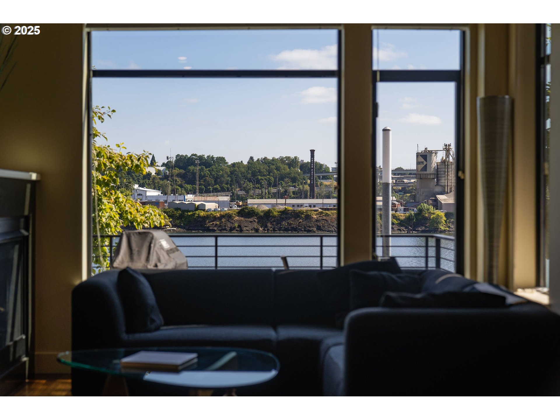 1658 Northwest Riverscape Street Portland, OR 97209 - Photo 9 of 35