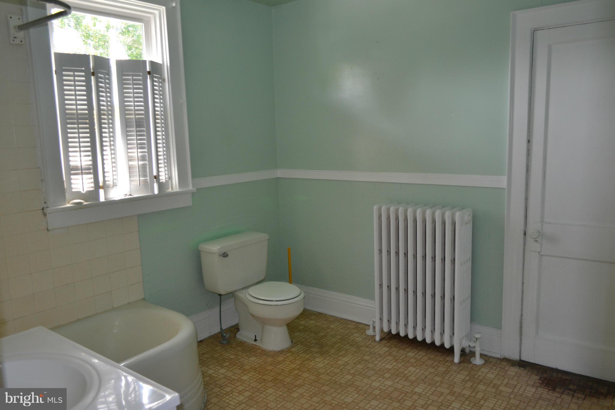 412 Reisterstown Road Reisterstown, MD 21136 - Photo 6 of 11 Bath