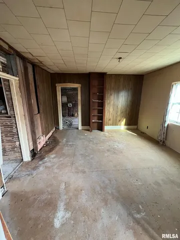 $7,500 | 106 East Center Street, West Point, IL 62380