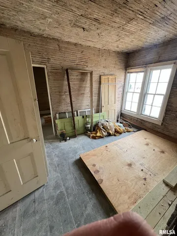 $7,500 | 106 East Center Street, West Point, IL 62380