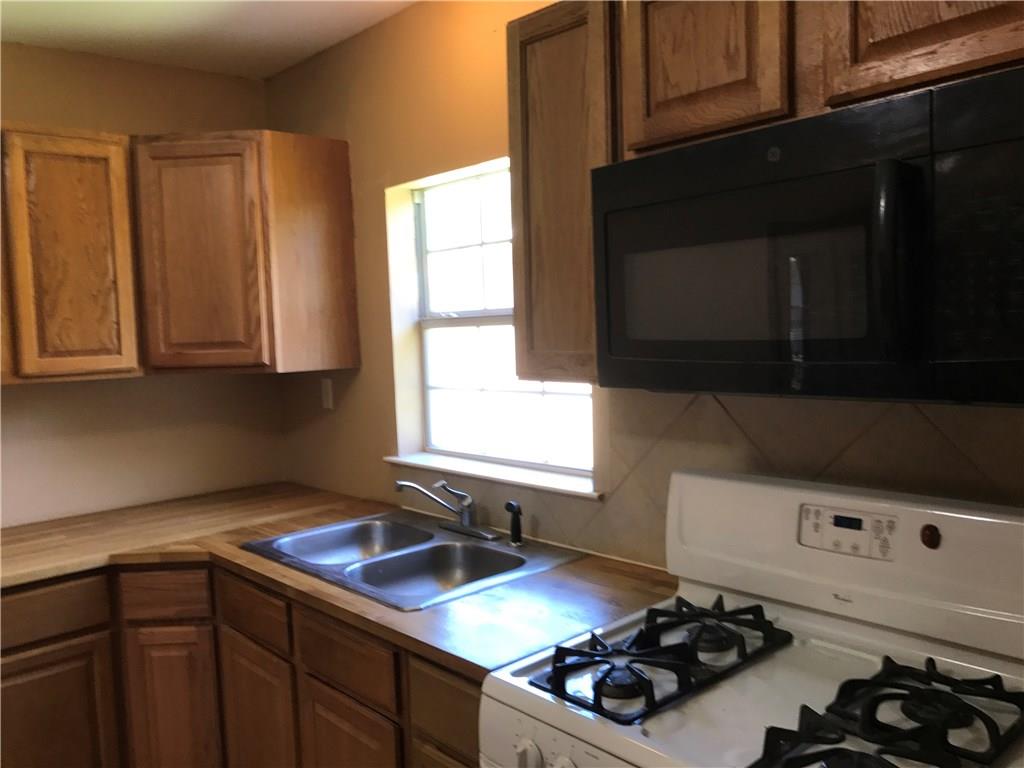 4307 Shallowbrook Trail Austin, TX 78744 - Photo 8 of 12