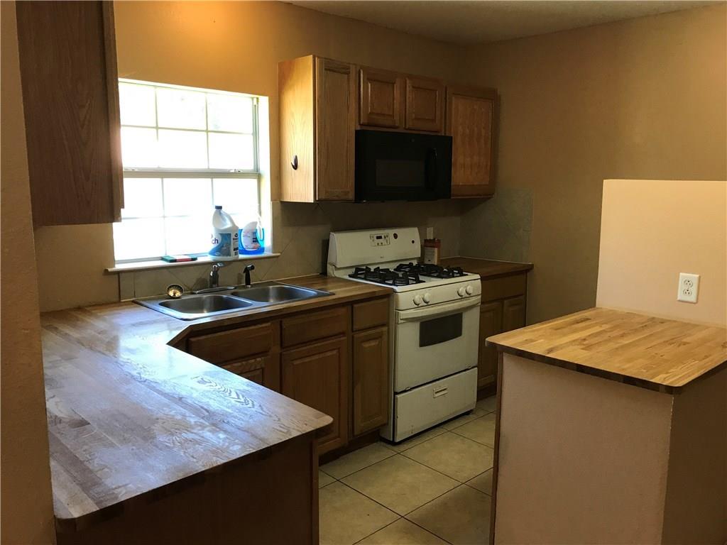 4307 Shallowbrook Trail Austin, TX 78744 - Photo 10 of 12