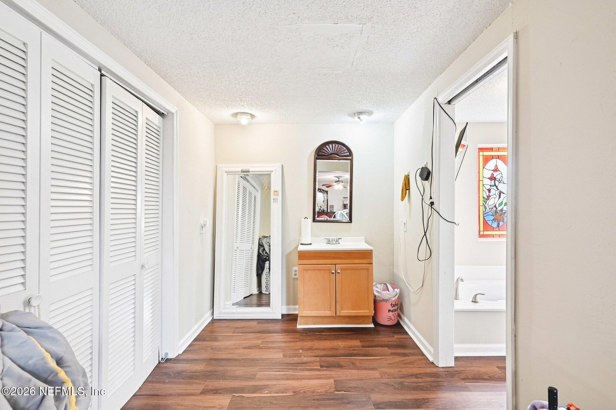 2914 Carleon Road Jacksonville, FL 32218 - Photo 22 of 39 Primary Bathroom