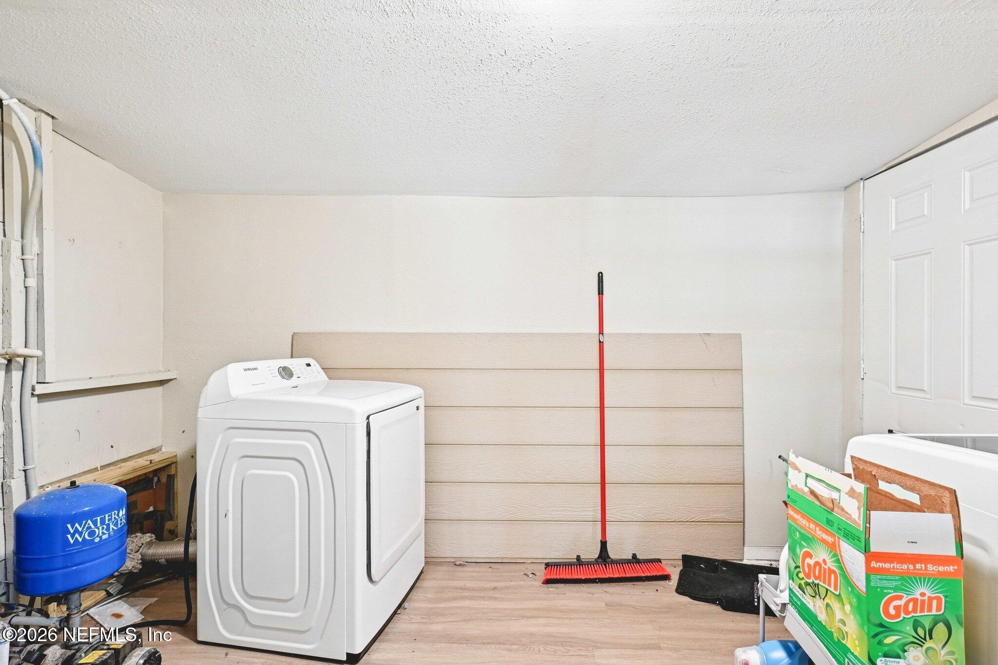 2914 Carleon Road Jacksonville, FL 32218 - Photo 37 of 39 Laundry Room