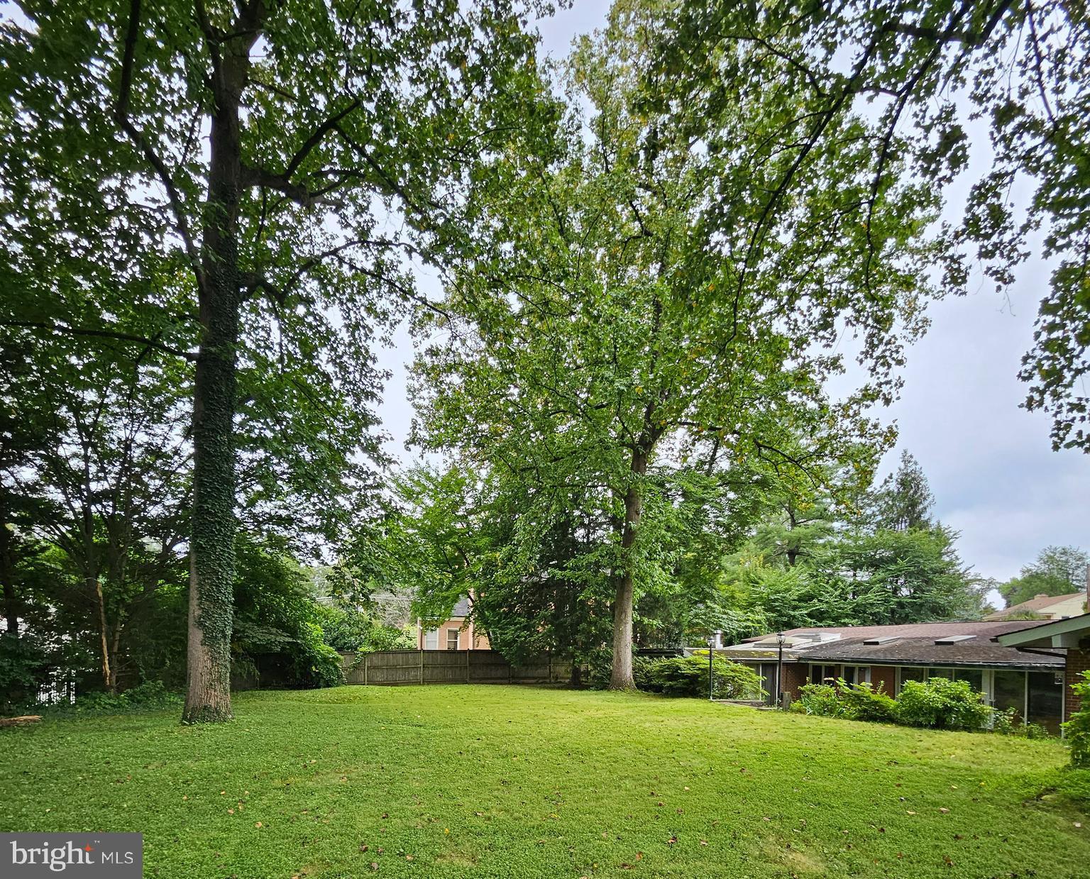 6204 Lenox Road Bethesda, MD 20817 - Photo 13 of 53