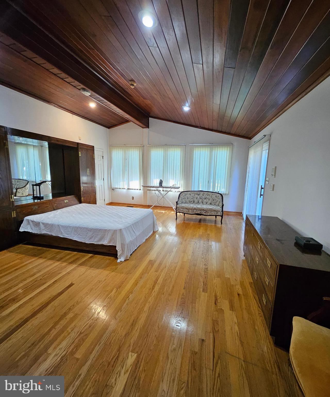 6204 Lenox Road Bethesda, MD 20817 - Photo 28 of 53