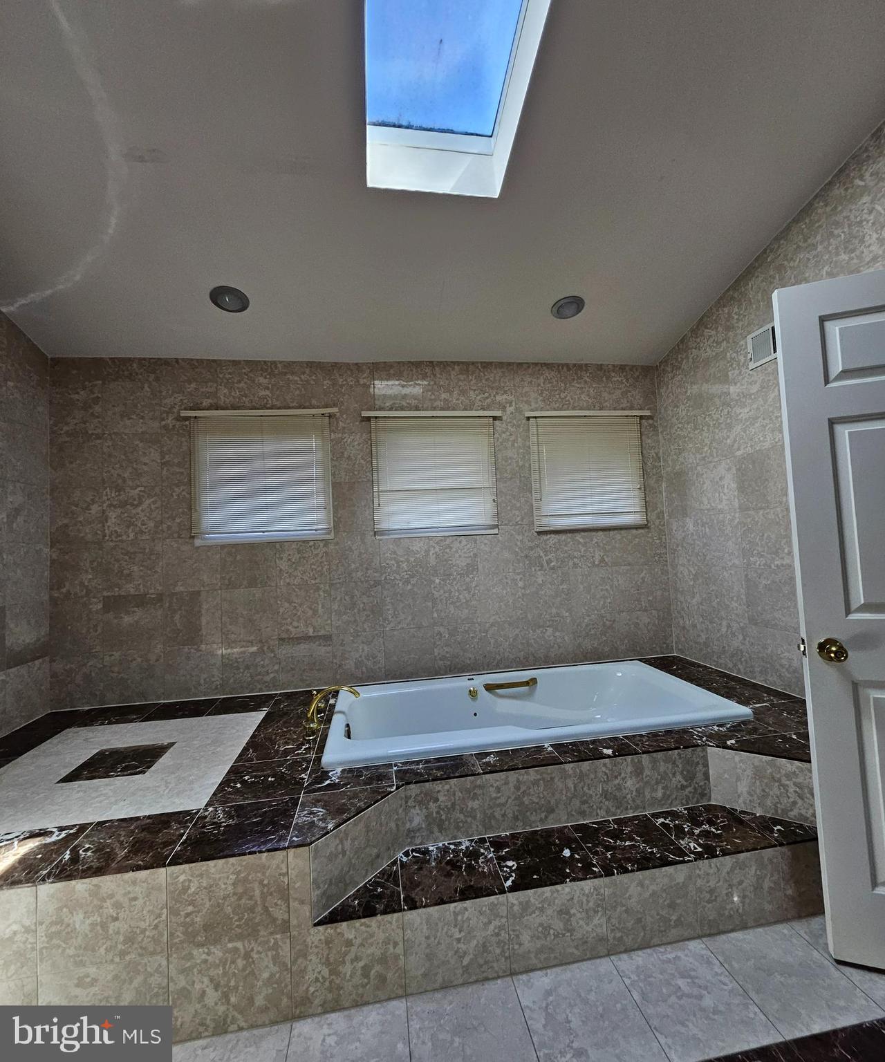 6204 Lenox Road Bethesda, MD 20817 - Photo 40 of 53