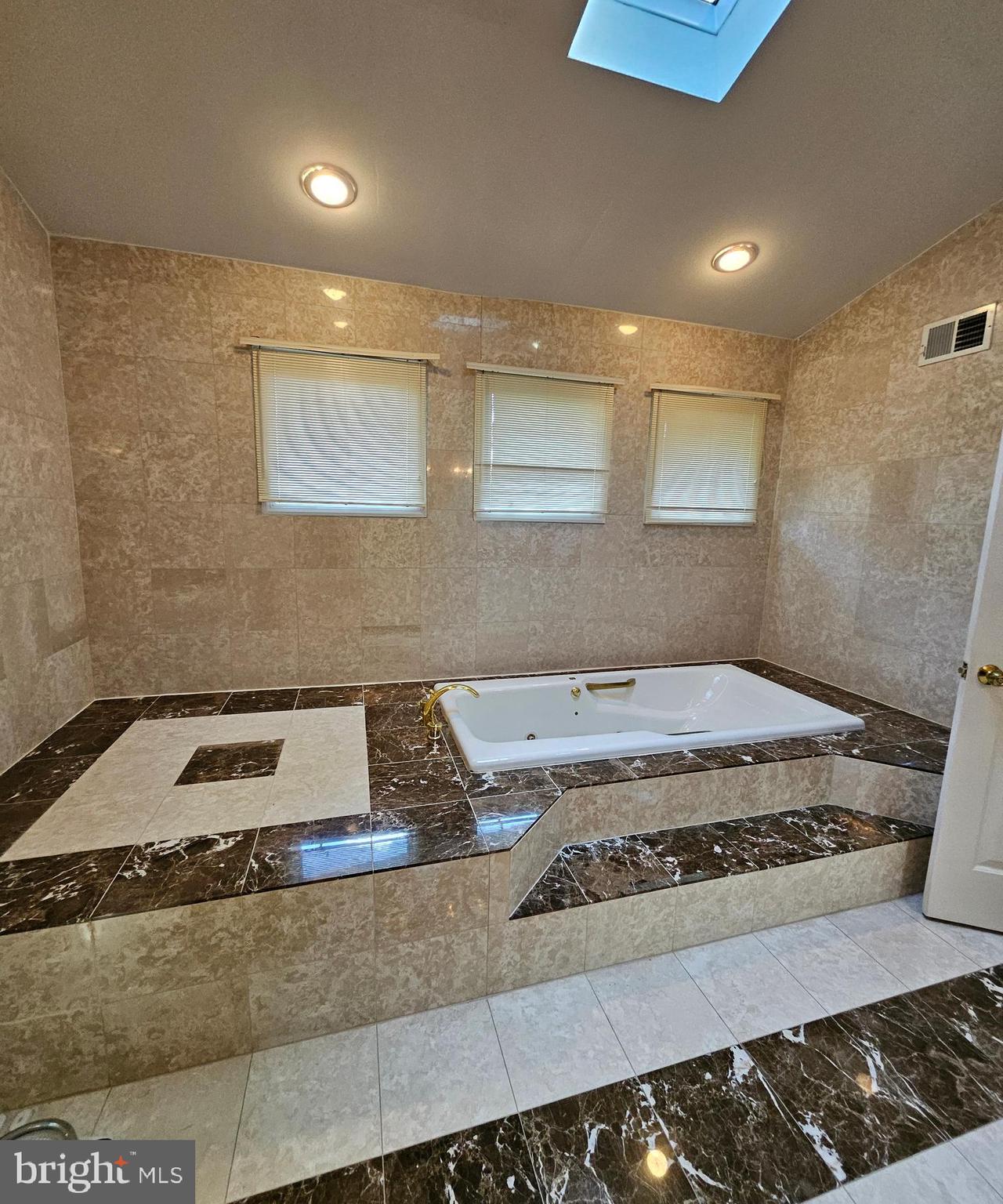 6204 Lenox Road Bethesda, MD 20817 - Photo 41 of 53