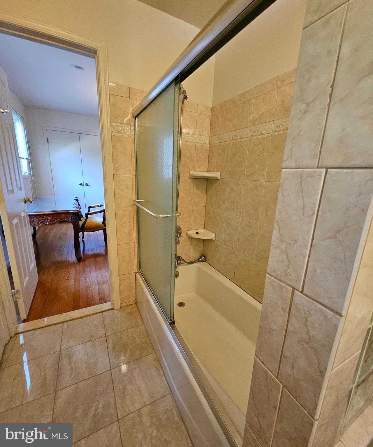 6204 Lenox Road Bethesda, MD 20817 - Photo 45 of 53 3rd Full Bathroom