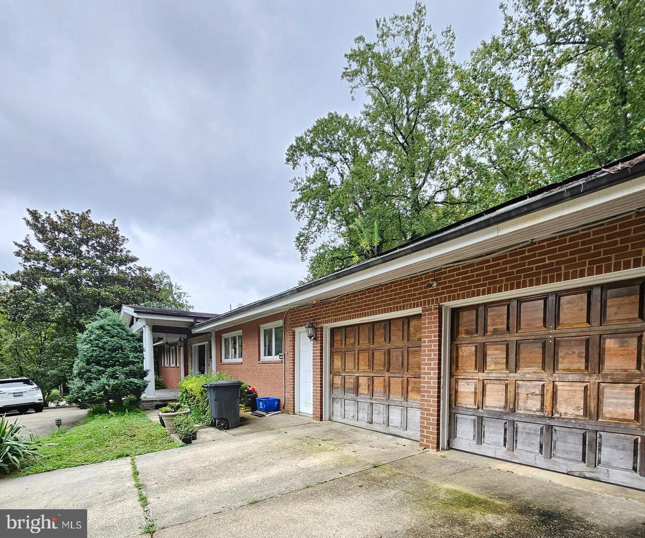 6204 Lenox Road Bethesda, MD 20817 - Photo 7 of 53