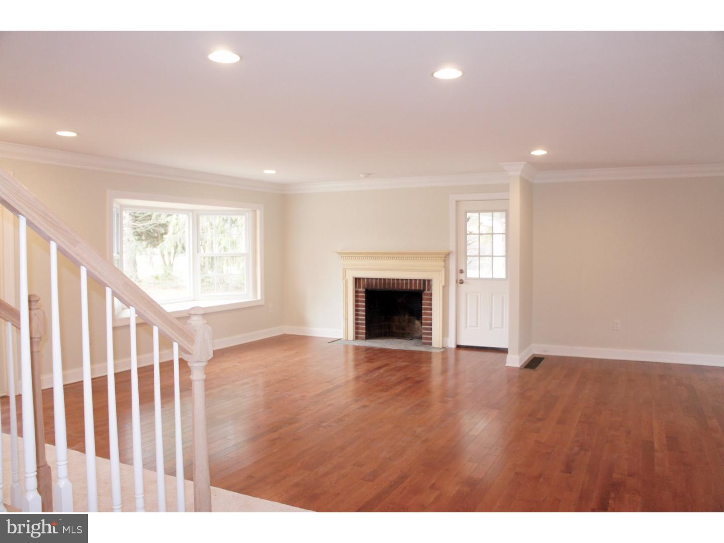 2080 Dutton Mill Road Newtown Square, PA 19073 - Photo 3 of 25 Living Room