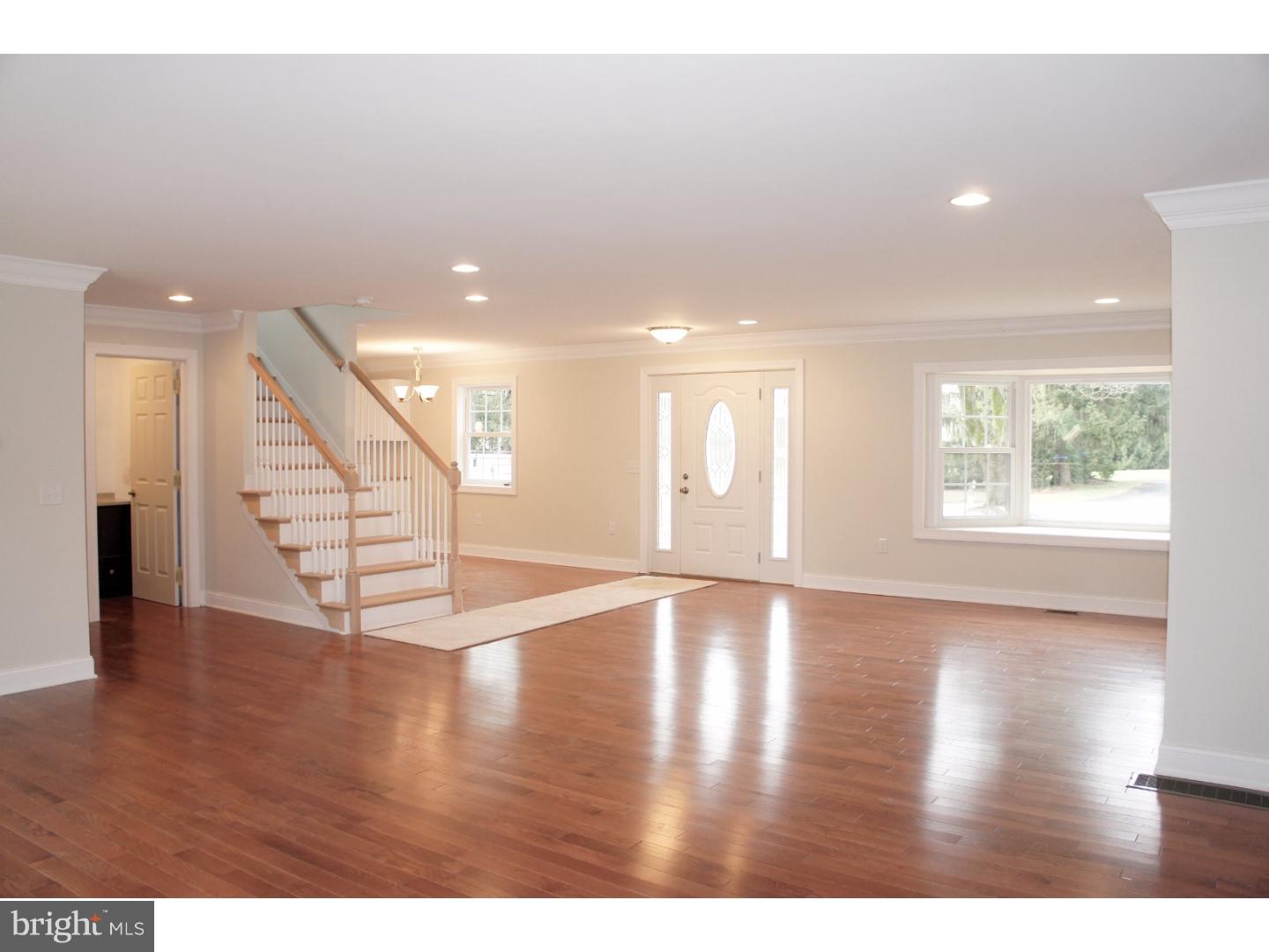 2080 Dutton Mill Road Newtown Square, PA 19073 - Photo 6 of 25 Living Room