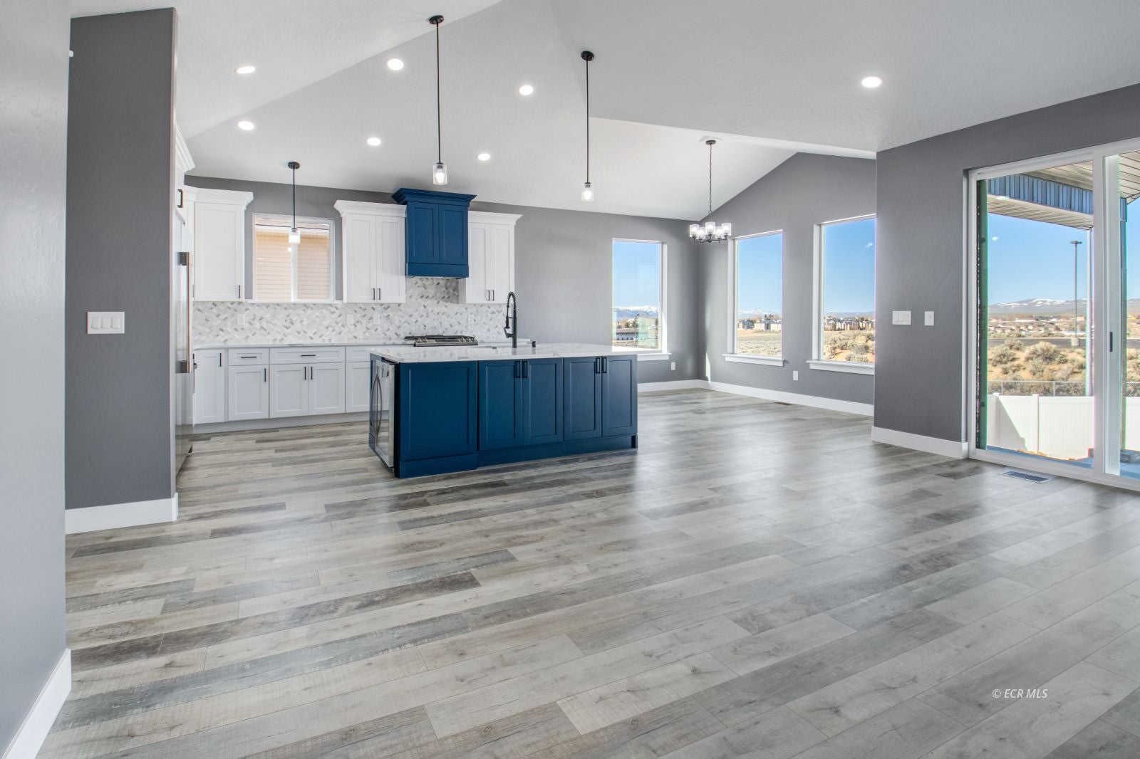 2041 Eagle Rdg Loop, Unit 11 Elko, NV 89801 - Photo 6 of 32 Gallery Image 6
