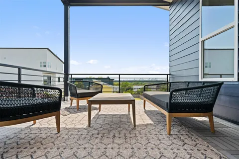 $709,900 | 5500 Sendero Hills Parkway, Austin, TX 78724