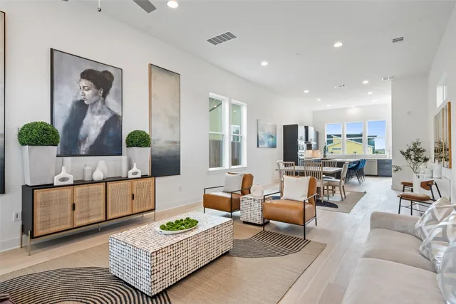 $729,900 | 5500 Sendero Hills Parkway, Austin, TX 78724