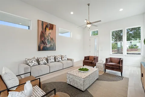 $709,900 | 5500 Sendero Hills Parkway, Austin, TX 78724